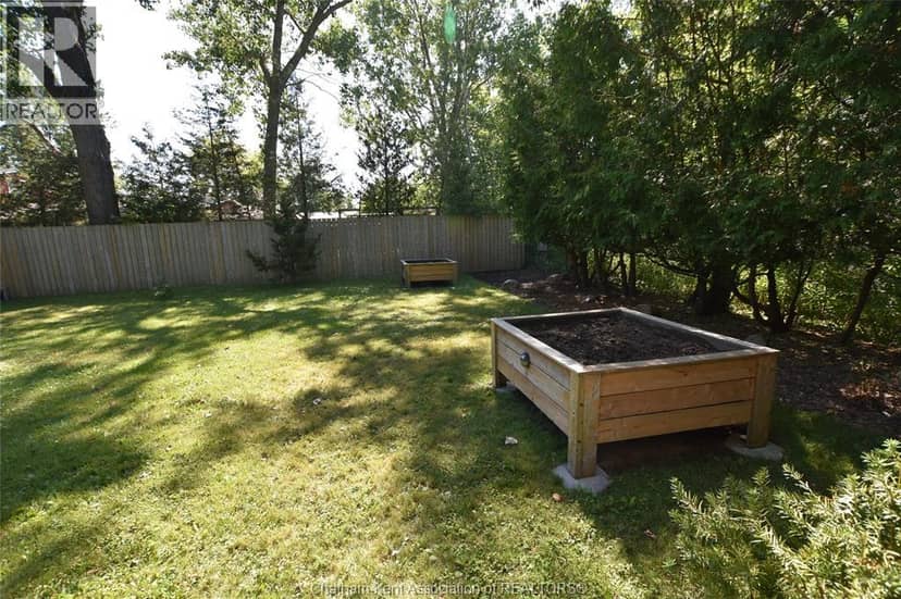 8585 James STREET — photo 33 of 33
