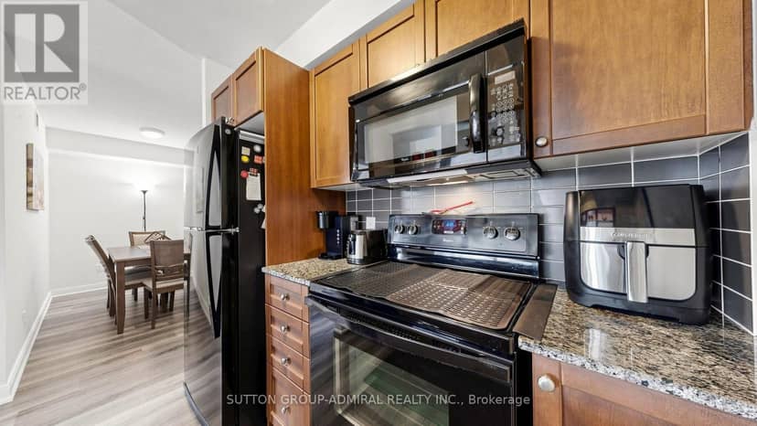 1005 - 151 Village Green Square — photo 9 of 40
