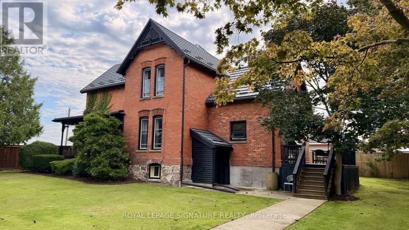 136 King Street S — photo 3 of 34