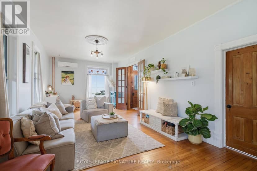 136 King Street S — photo 8 of 34