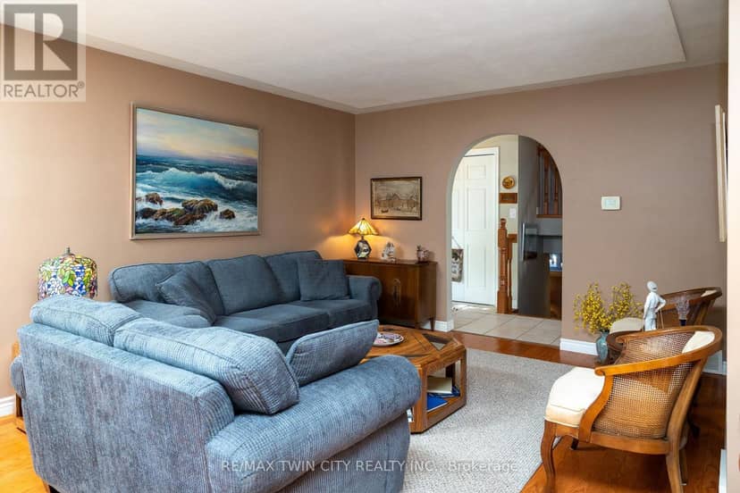 78 Berkley Crescent — photo 16 of 29