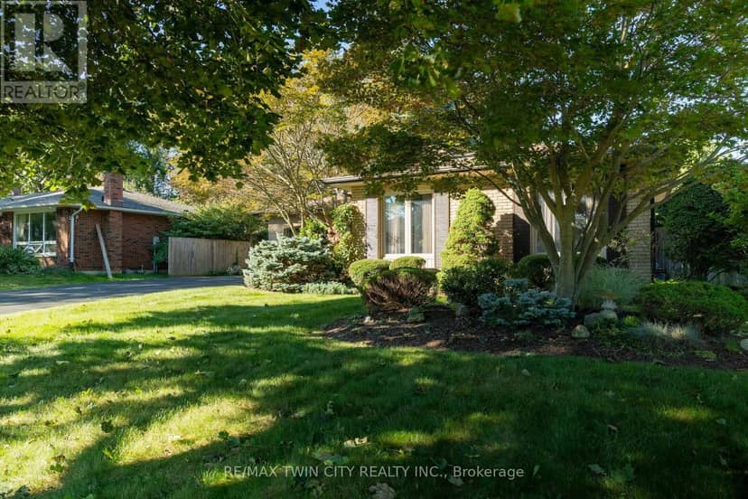 78 Berkley Crescent — photo 2 of 29
