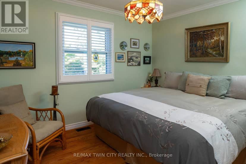 78 Berkley Crescent — photo 20 of 29