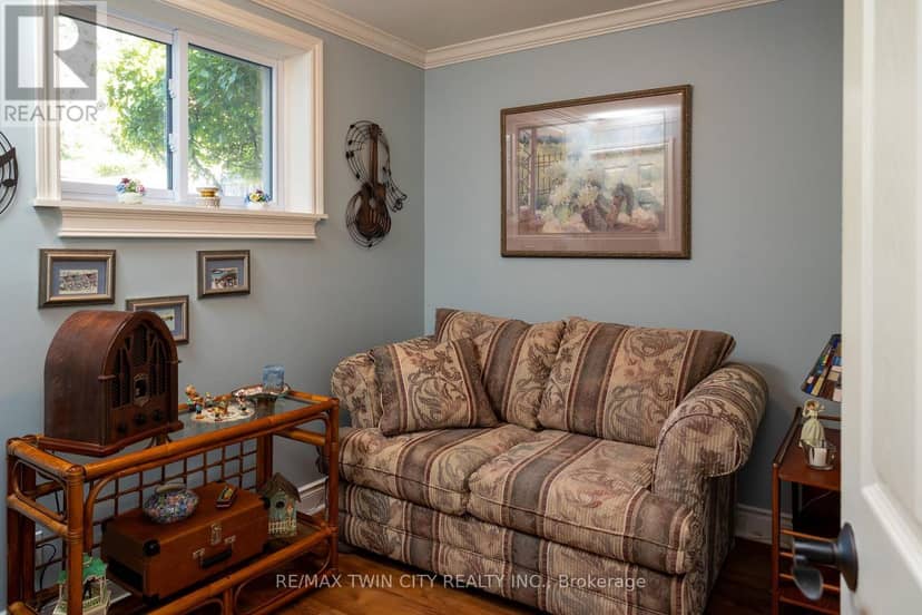 78 Berkley Crescent — photo 23 of 29