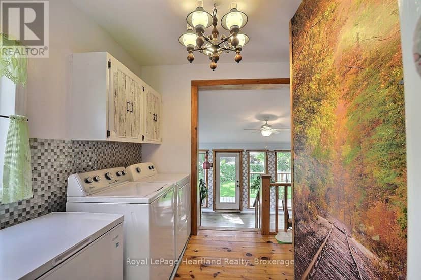 32 Rattenbury Street W — photo 25 of 39