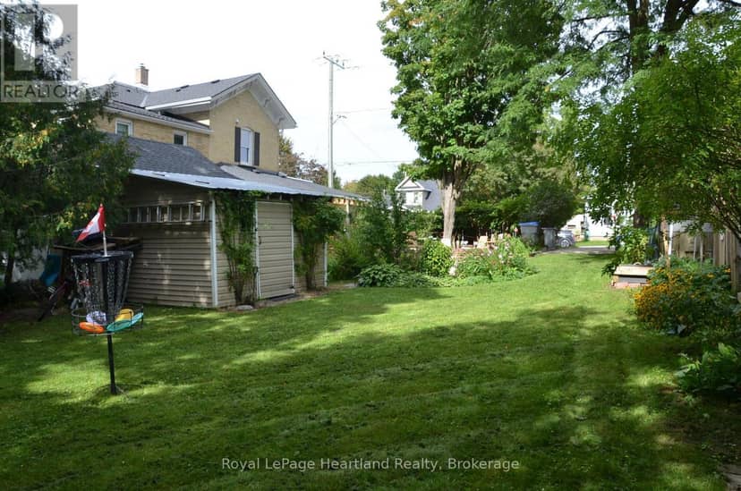 32 Rattenbury Street W — photo 34 of 39
