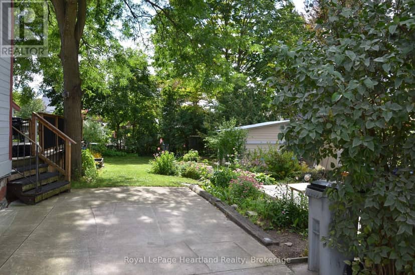 32 Rattenbury Street W — photo 37 of 39