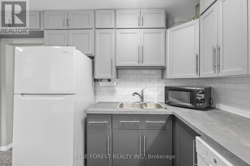 26 - 253 Taylor Street — photo 16 of 38