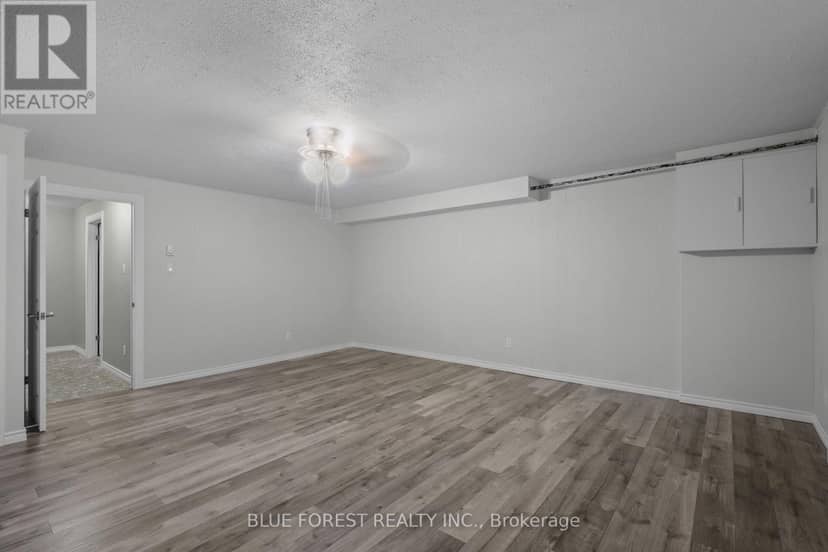 26 - 253 Taylor Street — photo 35 of 38