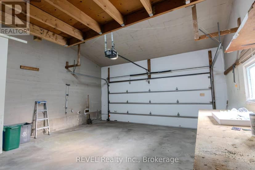 7285 Rolling Acres Crescent — photo 36 of 37