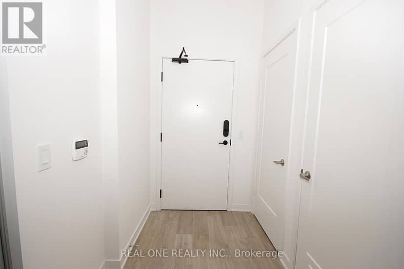 1105 - 60 Princess Street — photo 15 of 26