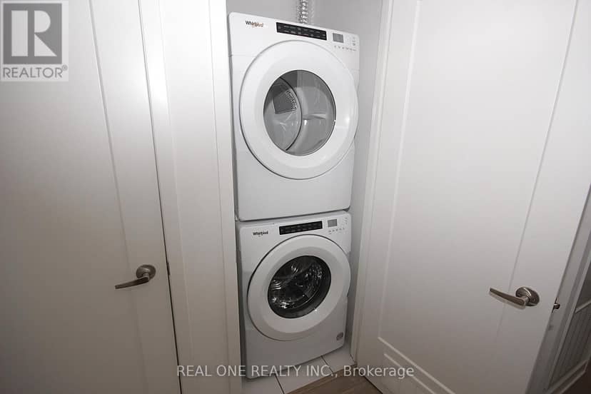 1105 - 60 Princess Street — photo 18 of 26