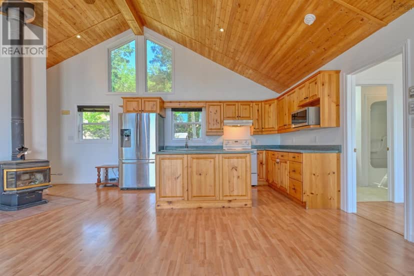 95 LAKESHORE Drive W — photo 11 of 38