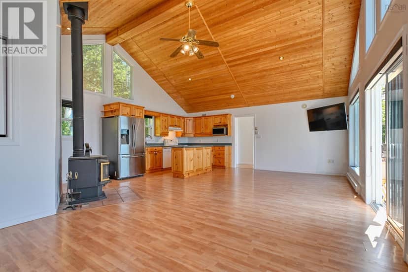 95 LAKESHORE Drive W — photo 13 of 38