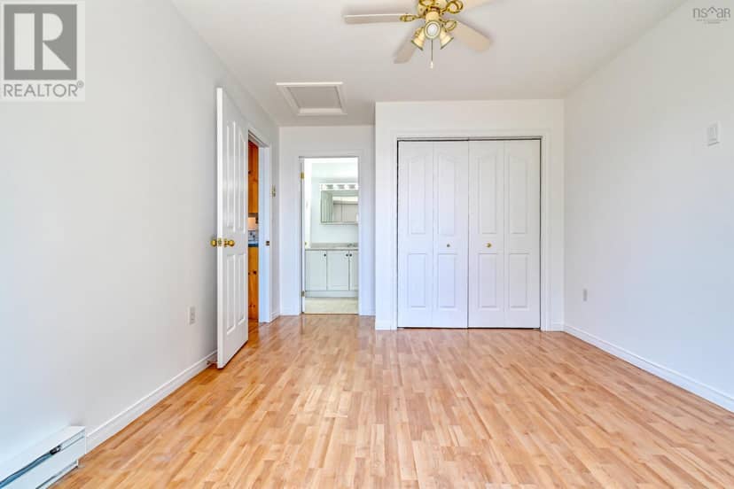 95 LAKESHORE Drive W — photo 17 of 38