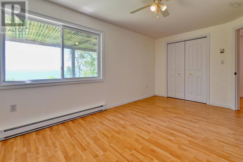 95 LAKESHORE Drive W — photo 21 of 38