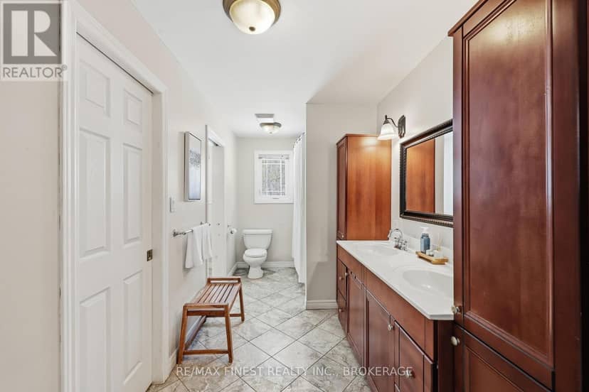 2518 Rideau Ferry Road — photo 16 of 40