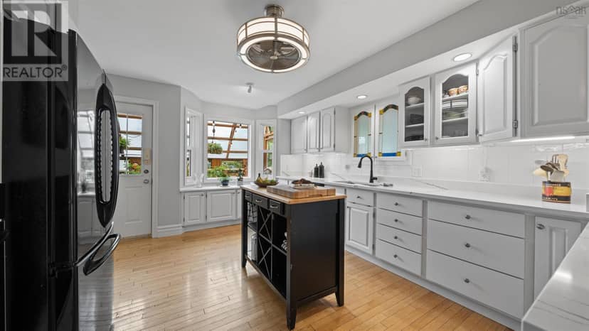 17 Oakley Avenue — photo 14 of 40