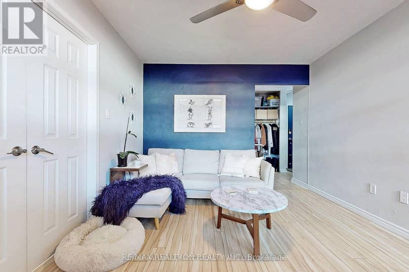 803 - 2245 Eglinton Avenue E, Toronto, photo 2