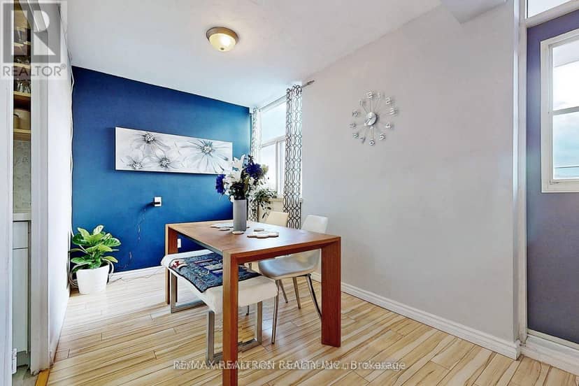 803 - 2245 Eglinton Avenue E, Toronto, photo 6