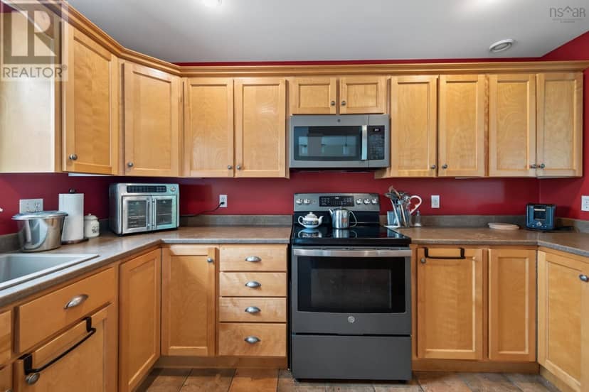 30 Bernice Drive — photo 12 of 38