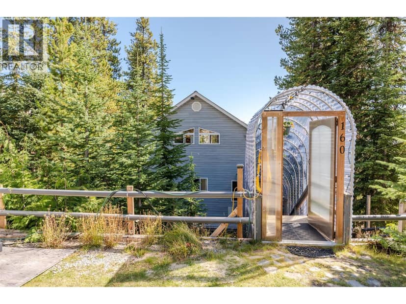 160 Cougar Road, Oliver