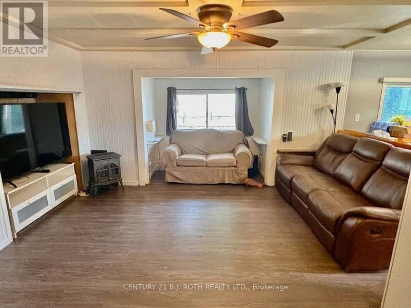 10 Shamrock Crescent, Essa, photo 6
