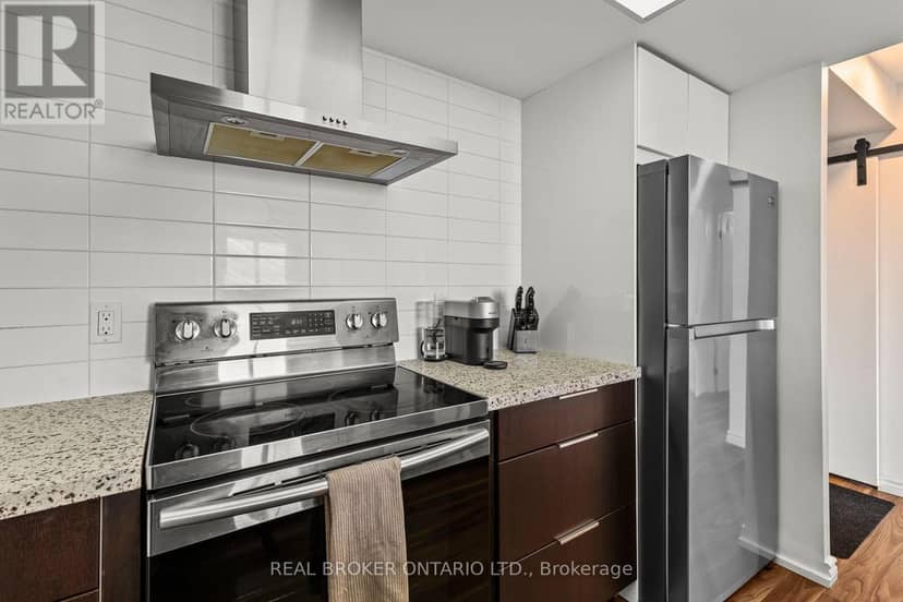 1407 - 65 Ellen Street — photo 12 of 32