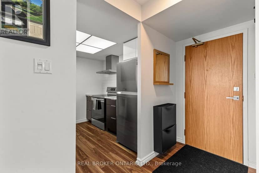 1407 - 65 Ellen Street — photo 9 of 32