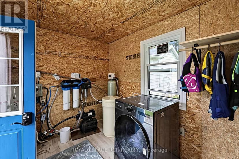 3004 Moynes Road — photo 34 of 40