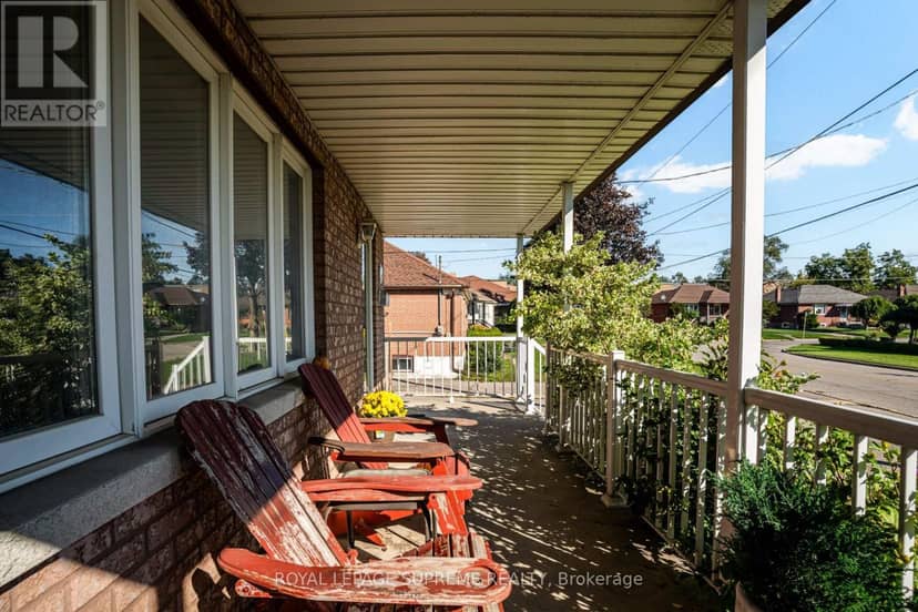 136 Winston Park Boulevard — photo 4 of 34