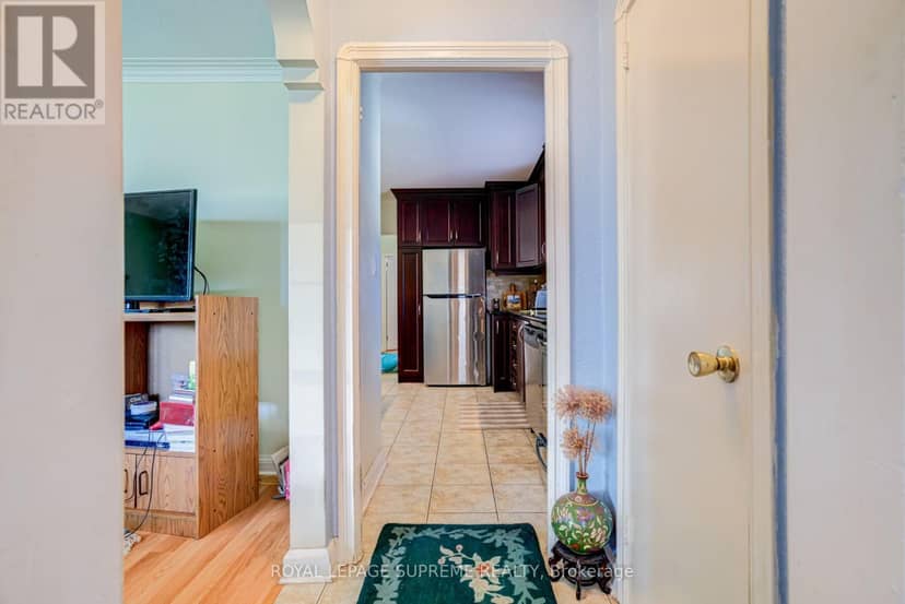 136 Winston Park Boulevard — photo 6 of 34