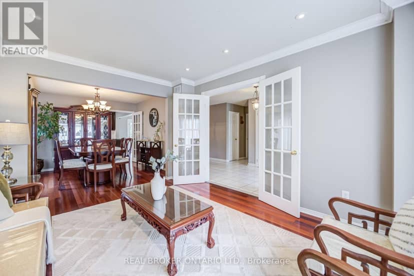 60 Ravenswood Drive — photo 9 of 31