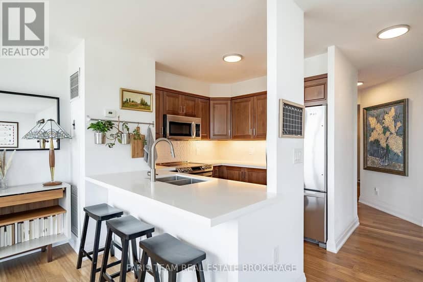 1011 - 150 Dunlop Street E — photo 4 of 40