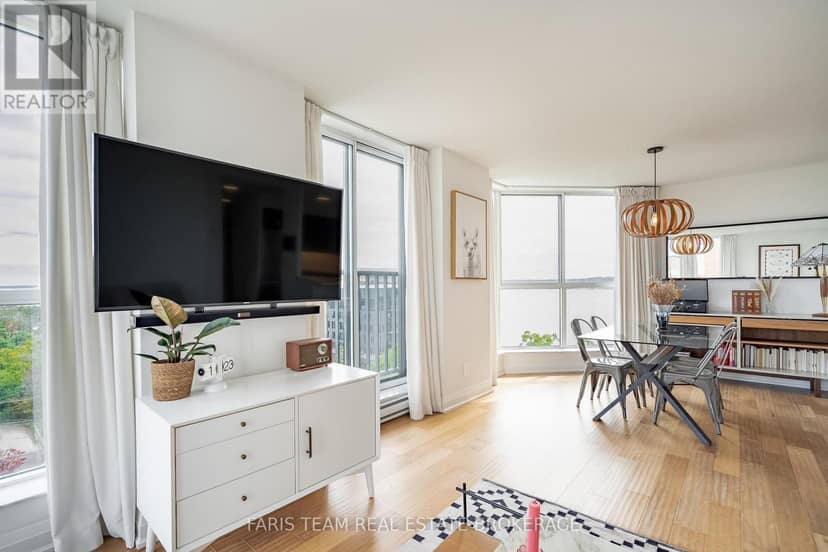 1011 - 150 Dunlop Street E — photo 12 of 40