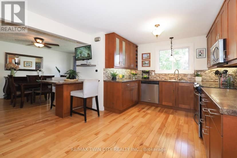 59 Bakersfield Drive — photo 10 of 33