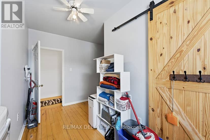 1040-1042 King Street — photo 17 of 37
