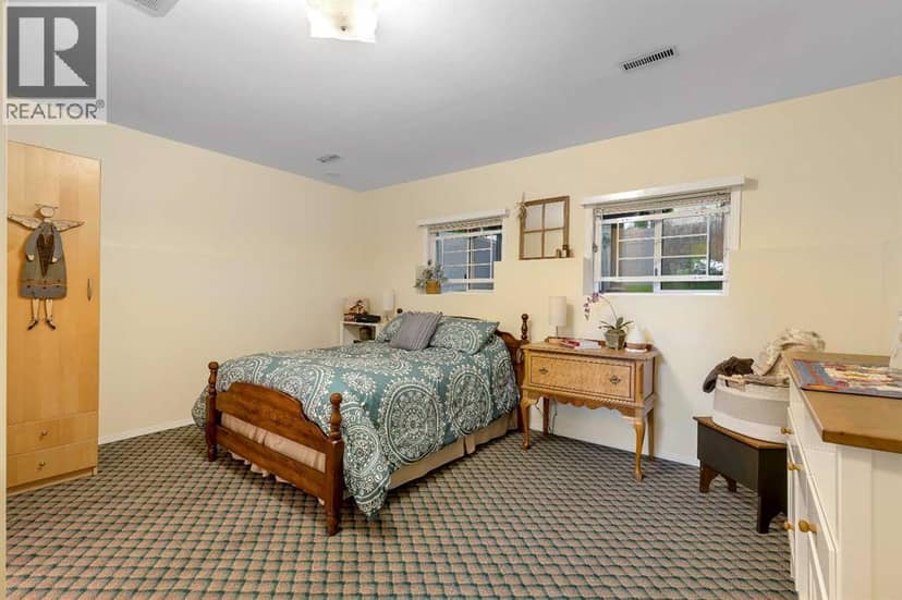 86 Coventry Lane NE — photo 27 of 39