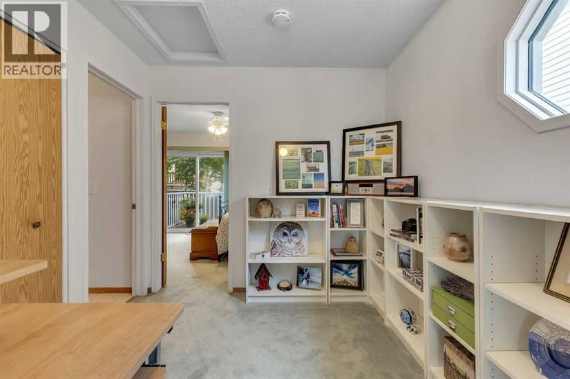 86 Coventry Lane NE — photo 17 of 39