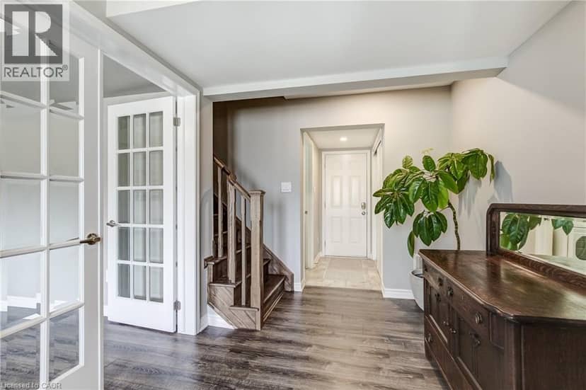 230 AVONSYDE Boulevard Unit# 3 — photo 6 of 40