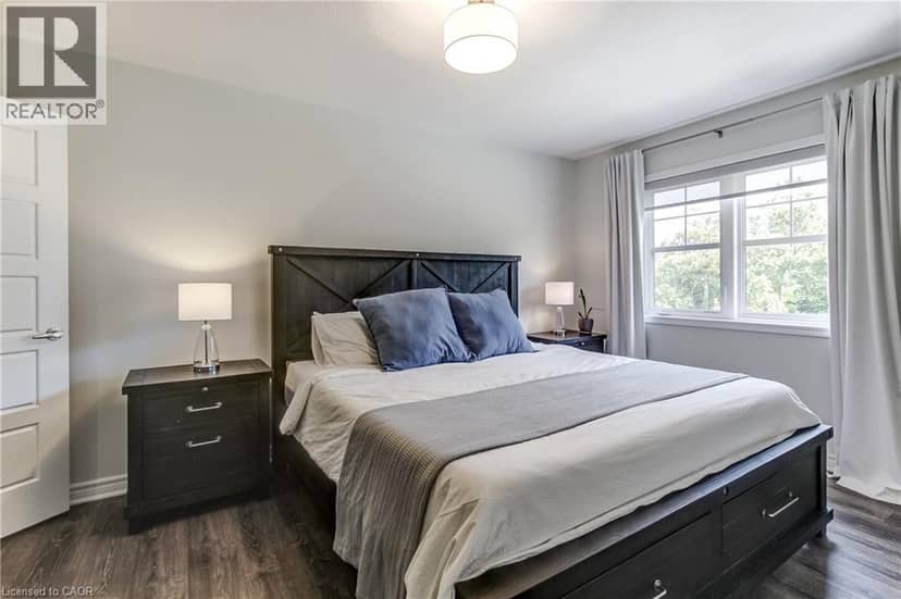230 AVONSYDE Boulevard Unit# 3 — photo 32 of 40
