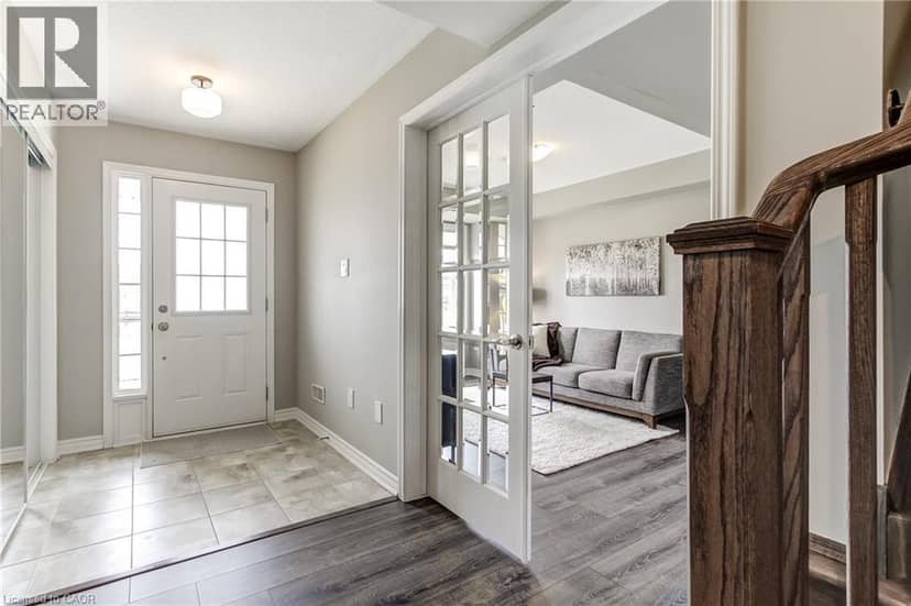 230 AVONSYDE Boulevard Unit# 3 — photo 7 of 40