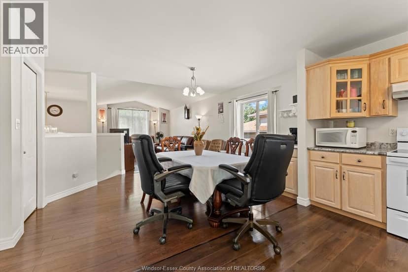 844 Cottage Grove — photo 9 of 34
