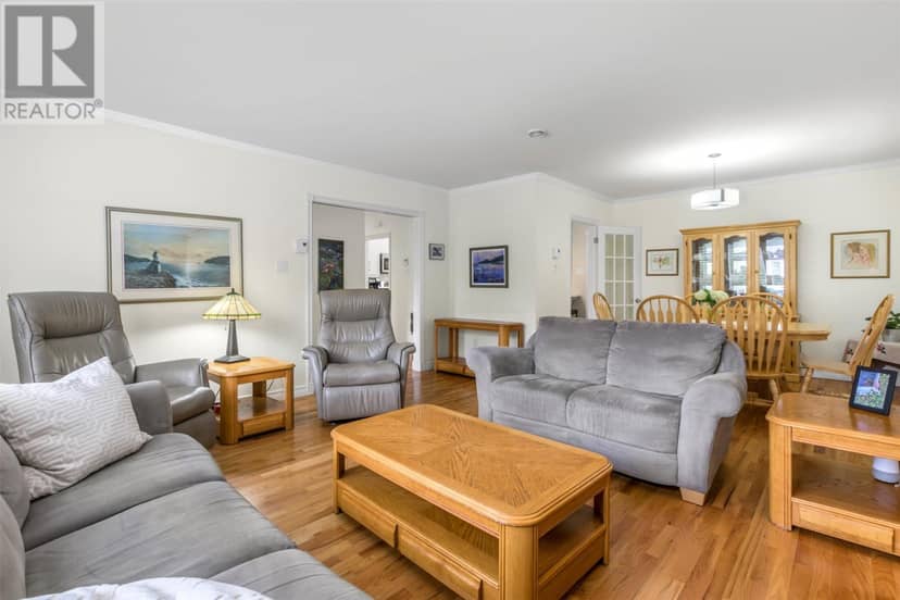 10 Strawberry Marsh Road — photo 10 of 35