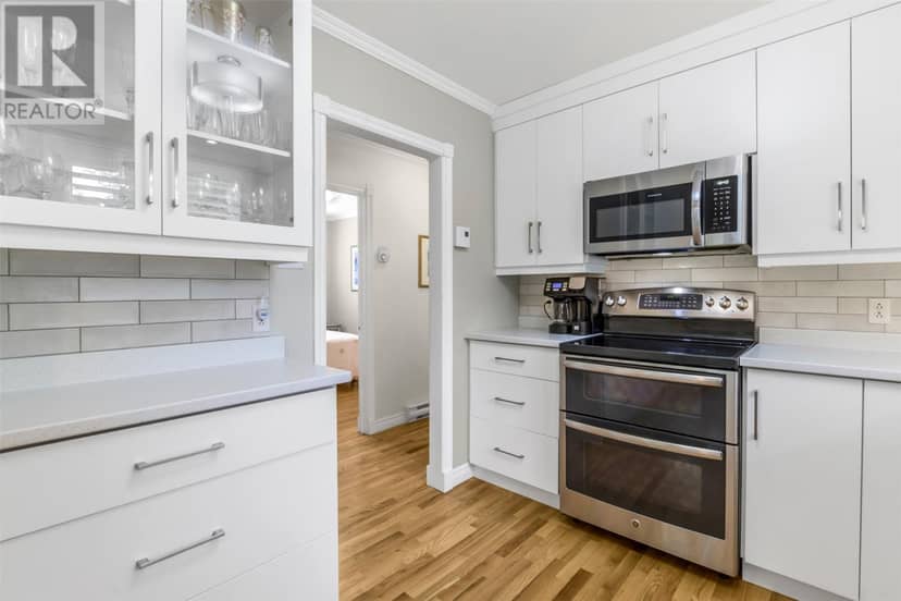 10 Strawberry Marsh Road — photo 13 of 35