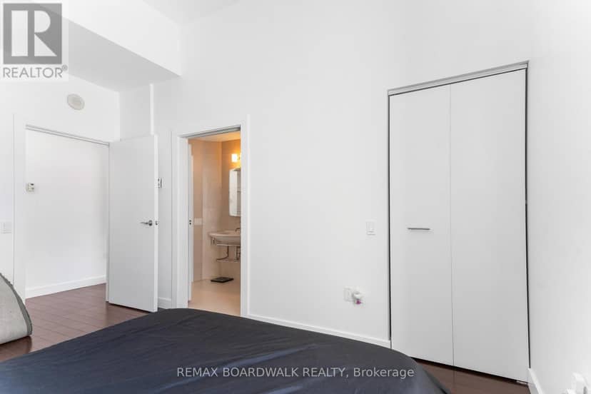 401 - 90 George Street — photo 10 of 23