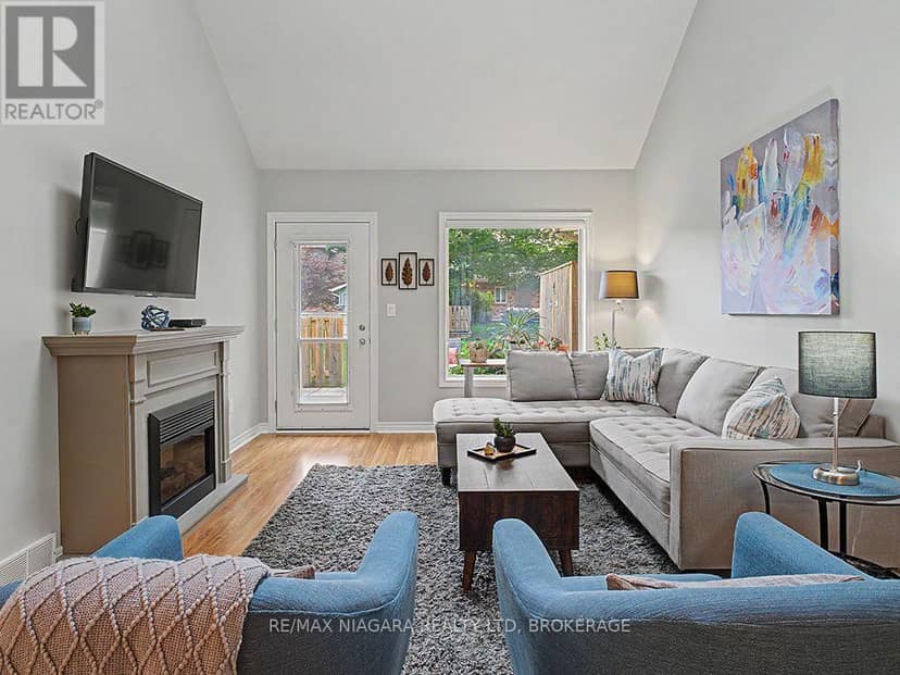 319 Elgin Street — photo 13 of 40