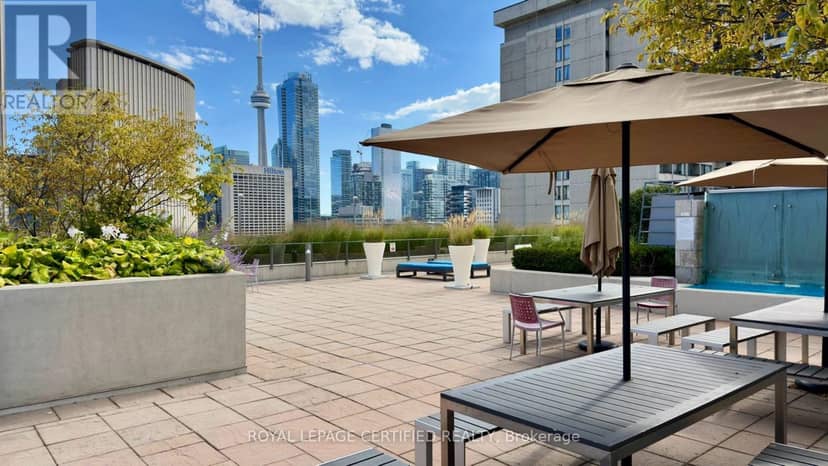 552 - 111 Elizabeth Street — photo 20 of 31