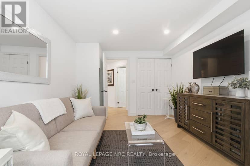 2206 - 701 Geneva Street — photo 20 of 40