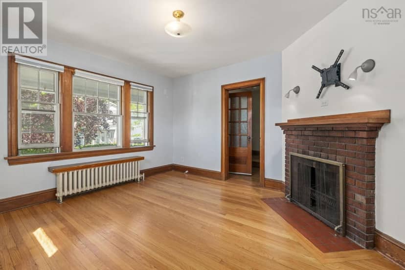 2031 Beech Street — photo 21 of 40